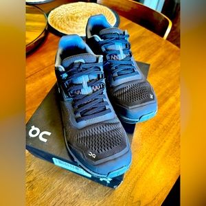 Woman’s Size 8 On Cloudace Running Shoes  - Black Eclipse